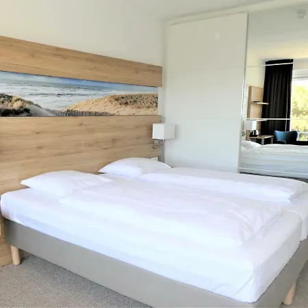 Strandhotel De Horn 호텔 칼란트소그
